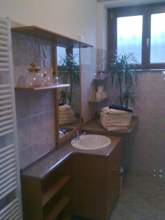 Affittacamere Valchiavenna - Foresteria Lombarda Con Parcheggio Privato Sul Posto! Apprezzata Gestione Familiare Dal 2012, Qualita-Prezzo Top! "Guest-House With Private Parking On Site! Appreciated Family Management Since 2012, Quality-Price Top!" Rom bilde
