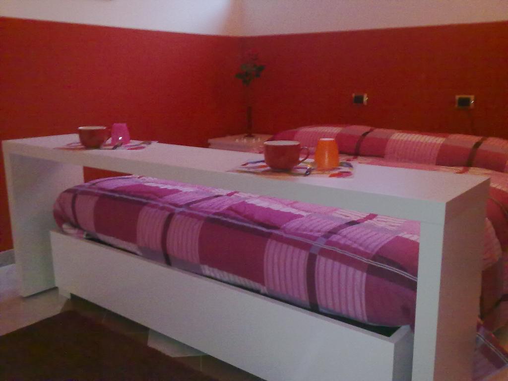 Affittacamere Valchiavenna - Foresteria Lombarda Con Parcheggio Privato Sul Posto! Apprezzata Gestione Familiare Dal 2012, Qualita-Prezzo Top! "Guest-House With Private Parking On Site! Appreciated Family Management Since 2012, Quality-Price Top!" Rom bilde