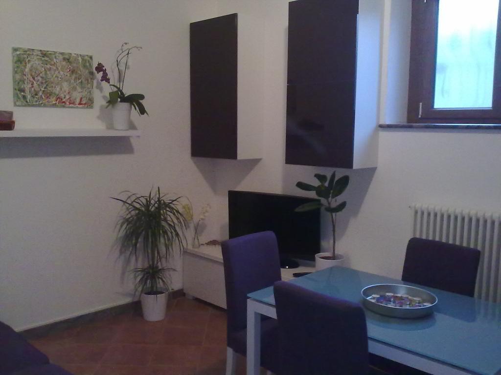 Affittacamere Valchiavenna - Foresteria Lombarda Con Parcheggio Privato Sul Posto! Apprezzata Gestione Familiare Dal 2012, Qualita-Prezzo Top! "Guest-House With Private Parking On Site! Appreciated Family Management Since 2012, Quality-Price Top!" Rom bilde