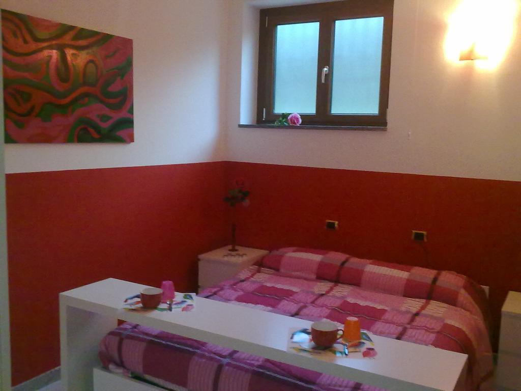 Affittacamere Valchiavenna - Foresteria Lombarda Con Parcheggio Privato Sul Posto! Apprezzata Gestione Familiare Dal 2012, Qualita-Prezzo Top! "Guest-House With Private Parking On Site! Appreciated Family Management Since 2012, Quality-Price Top!" Rom bilde