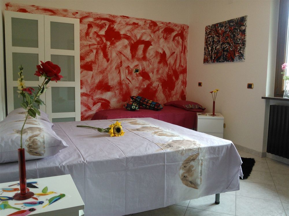 Affittacamere Valchiavenna - Foresteria Lombarda Con Parcheggio Privato Sul Posto! Apprezzata Gestione Familiare Dal 2012, Qualita-Prezzo Top! "Guest-House With Private Parking On Site! Appreciated Family Management Since 2012, Quality-Price Top!" Eksteriør bilde