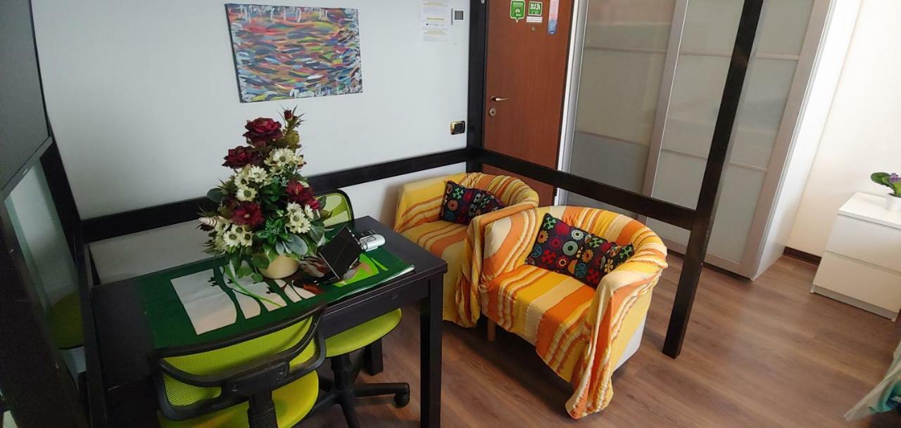 Affittacamere Valchiavenna - Foresteria Lombarda Con Parcheggio Privato Sul Posto! Apprezzata Gestione Familiare Dal 2012, Qualita-Prezzo Top! "Guest-House With Private Parking On Site! Appreciated Family Management Since 2012, Quality-Price Top!" Eksteriør bilde