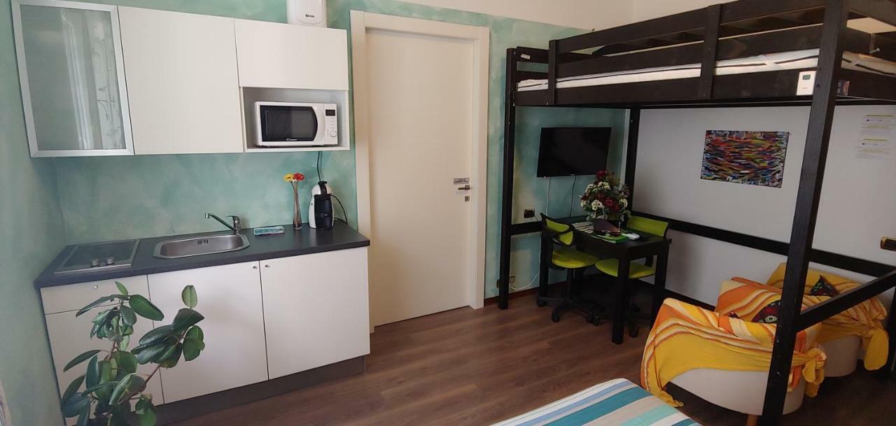 Affittacamere Valchiavenna - Foresteria Lombarda Con Parcheggio Privato Sul Posto! Apprezzata Gestione Familiare Dal 2012, Qualita-Prezzo Top! "Guest-House With Private Parking On Site! Appreciated Family Management Since 2012, Quality-Price Top!" Eksteriør bilde