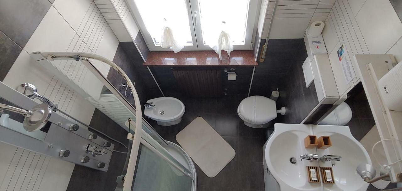 Affittacamere Valchiavenna - Foresteria Lombarda Con Parcheggio Privato Sul Posto! Apprezzata Gestione Familiare Dal 2012, Qualita-Prezzo Top! "Guest-House With Private Parking On Site! Appreciated Family Management Since 2012, Quality-Price Top!" Eksteriør bilde
